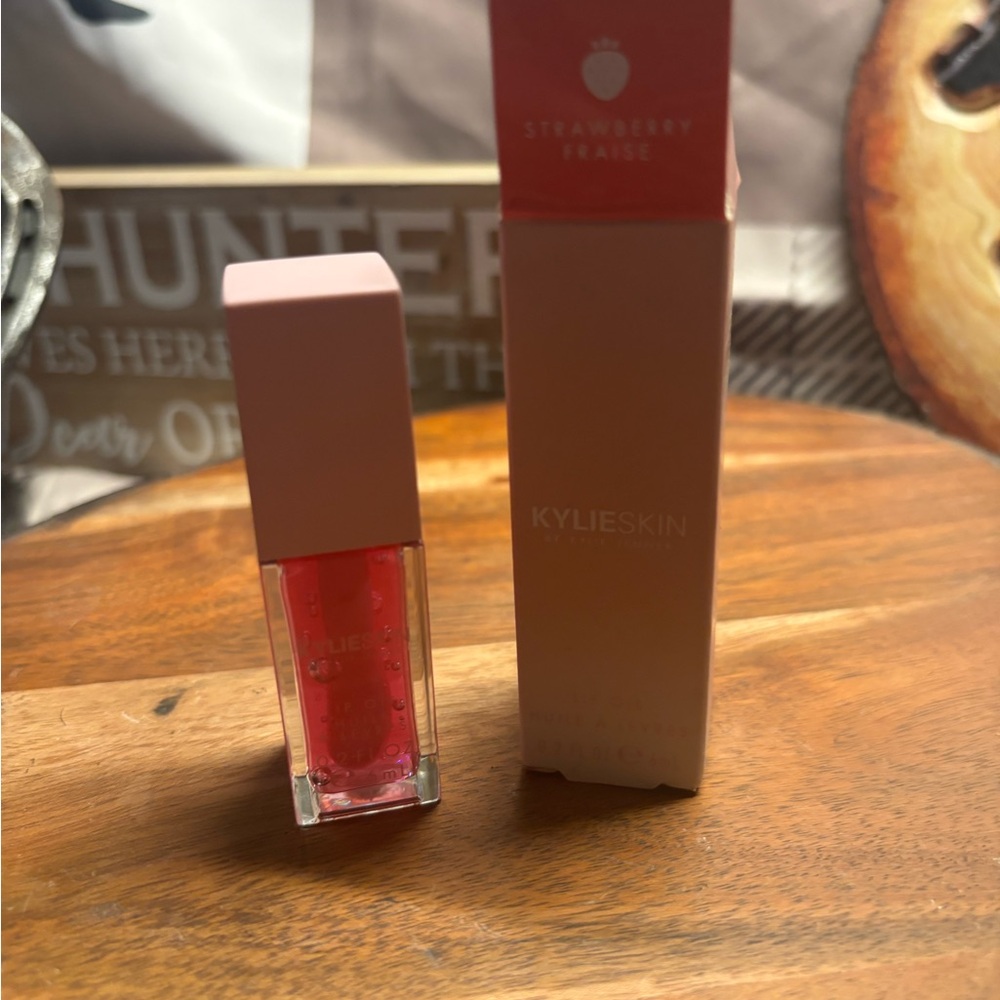Kylie Cosmetics Pink Lip Gloss